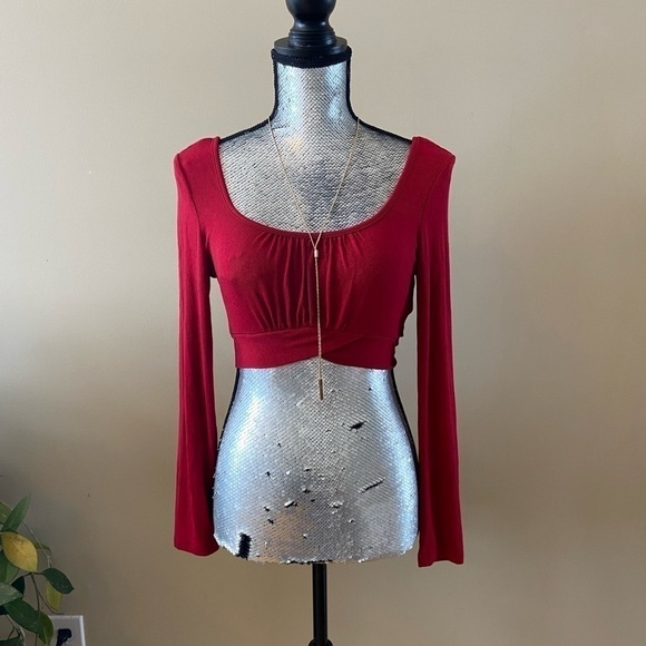 ⭐️2 FOR $20⭐️ HALARA Square Neck Plicated Crossover Hem Long Sleeve Top in red - Picture 4 of 6